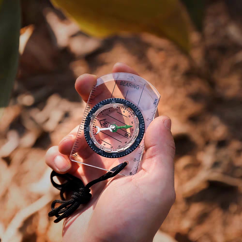 1pc/2pc New Outdoor mini Acryl - Compass Keychain Mini review and price